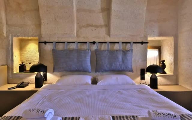 Simurg Cave House