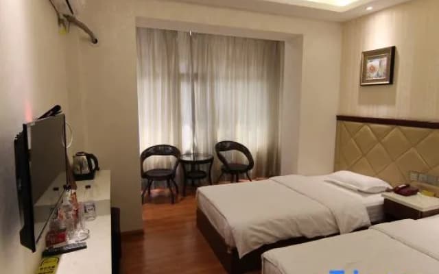 Tianfu Hotel (Yichun Lindu Wood Sculpture Park)