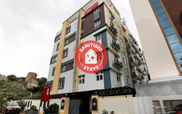 OYO 10595 Hotel Mirras