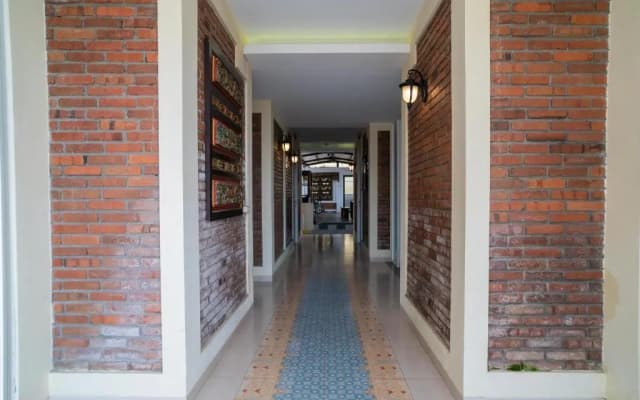 Urbanview Hotel Omah Anin Batu