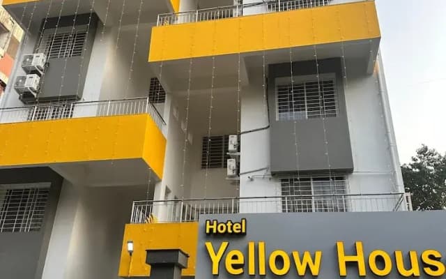 Hotel Yellow House
