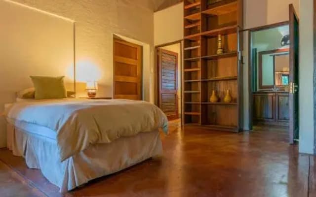 Impisi Lodge Safari and Golf Guesthouse