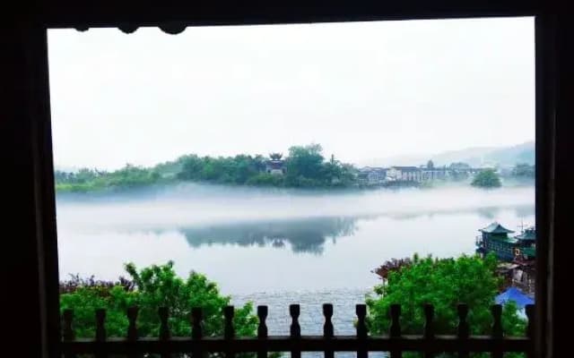 Taohuatan five star homestay