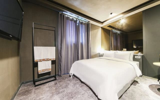 Moon Hotel
