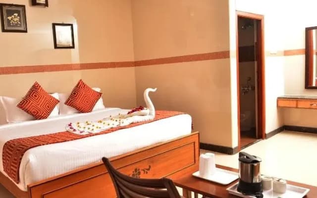Hotel Gvs Residency
