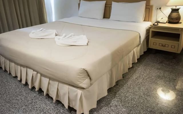 Maneerote Hotel Surin