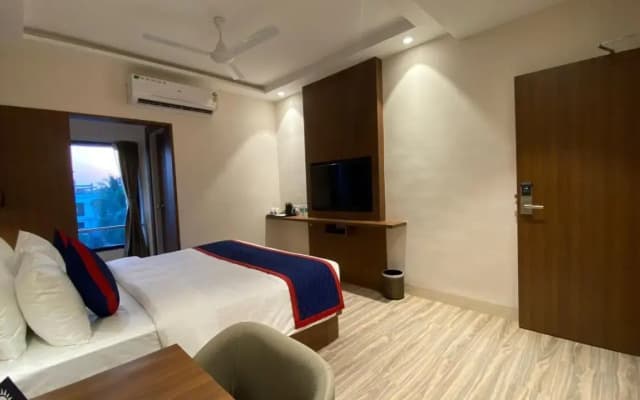Zip By Spree Hotels Shirdi