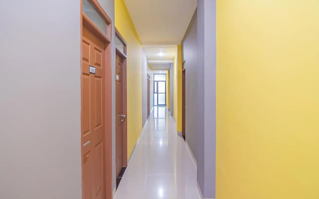 RedDoorz Plus near Taman Budaya Samarinda