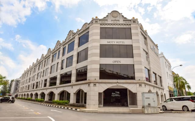 Moty Hotel