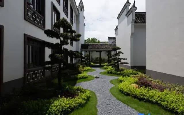 Ninghai Qiantongguzhen Immersing Hotel