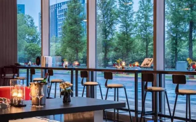 Radisson RED Hotel Jingjiang Financial Business District