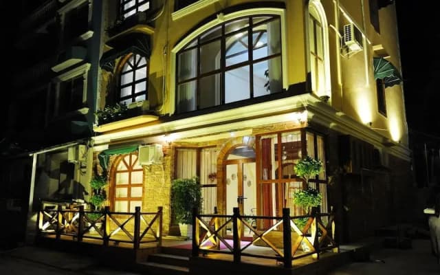 Raimi Hotel
