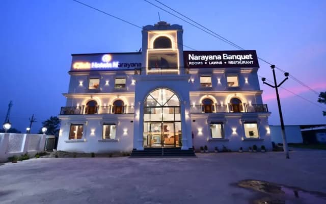 Click Hotel Narayana