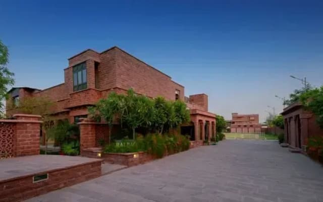 Treehouse Raj Bagh A Boutique Heritage Hotel