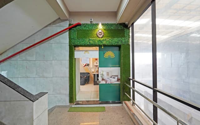Hotel O Ugat Canal Surat Royal Orbit