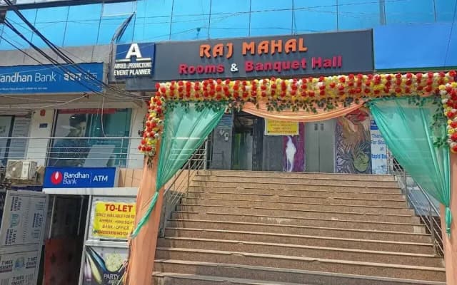 Raj Mahal Rooms & Banquet Hall