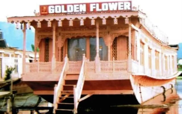 Houseboat New Golden Flower
