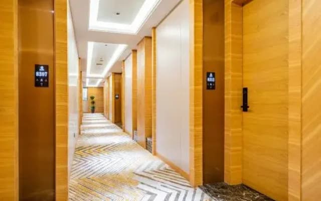 Huipuyi Comfortable Business Hotel (Linhai Yintai Branch)