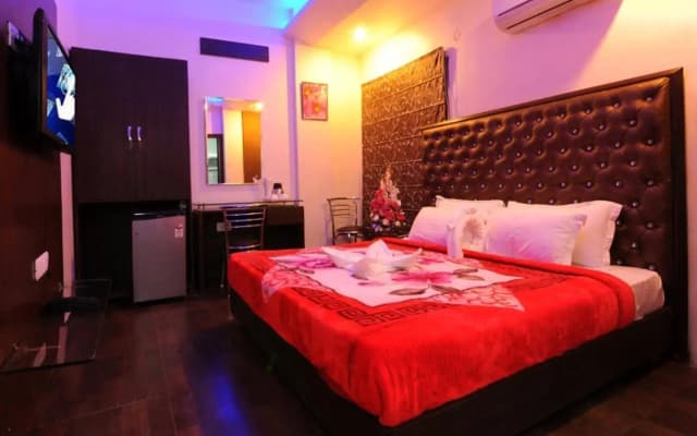 Hotel Pearl Inn & Suites