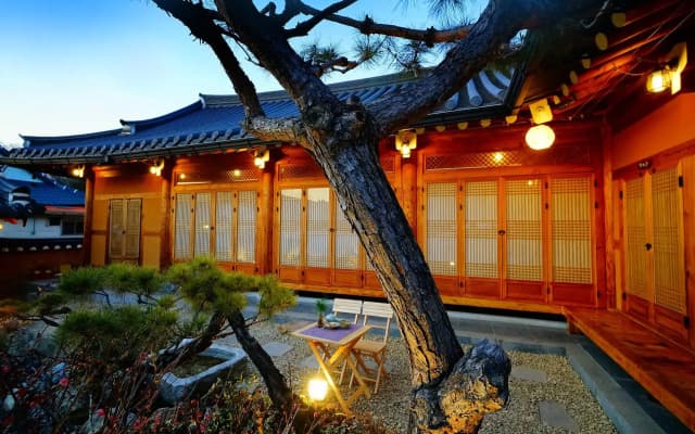 Jeonju Hanok Maeul Sukbak Sarang Gadeuk