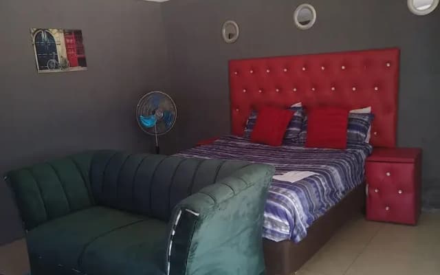 Moholoholo lodge
