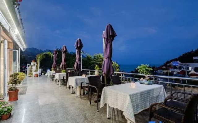 Floral Hotel· Qingdao Haiyuexuan Hotel (Lushan Scenic Area Lushan Beach Branch)
