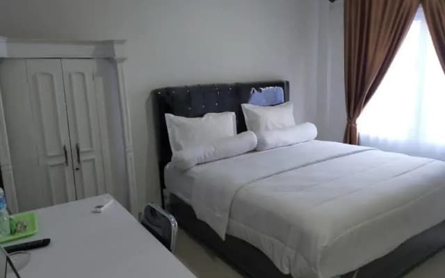 RedDoorz near Palembang Airport 2