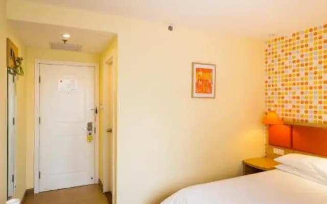 Homeinn Hotel (Harbin Railway West Station Wanda Plaza Jinjue Wanxiang)