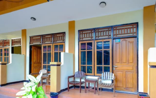 The Ellen Hotel by ecommerceloka