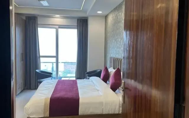 Soothing Stayz - Near Medanta