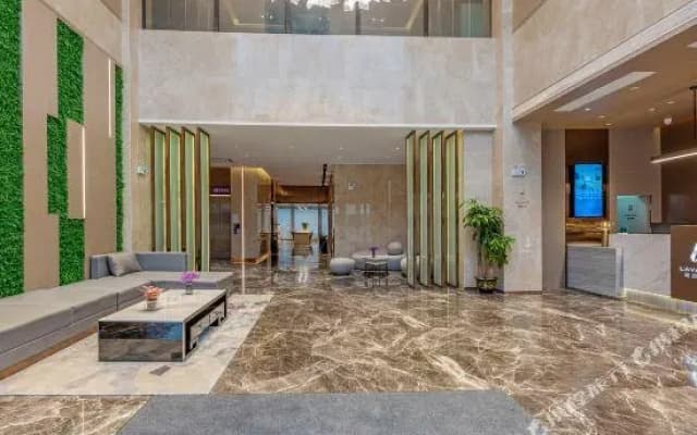 Lifeng Hotel (Pingnan financial investment building)