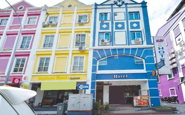 KL2F Empire Hotel  Empire