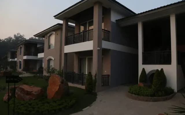 Merak Resort, Corbett
