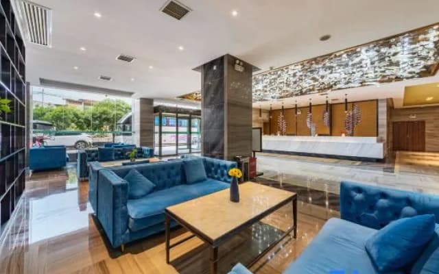 Sanyuan Hotel (Zixing Dongjiang Lake)