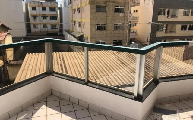 BEIRA MAR 3 suítes, lavabo, 2 Vagas Garagem, varandão, Smart TV- MELHOR LOCALIZAÇÃO - WIFI Vivo Fibra