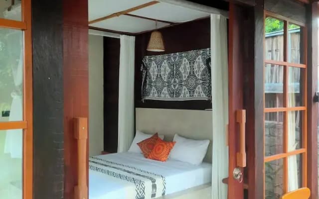 Vanaya Lodge