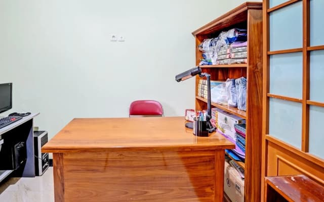 OYO Life 92043 Kost Barokah Syariah Madiun