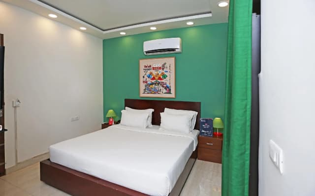 OYO Townhouse 244 Munshipuliya
