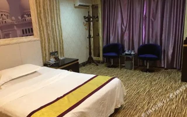 Huanan Hotel