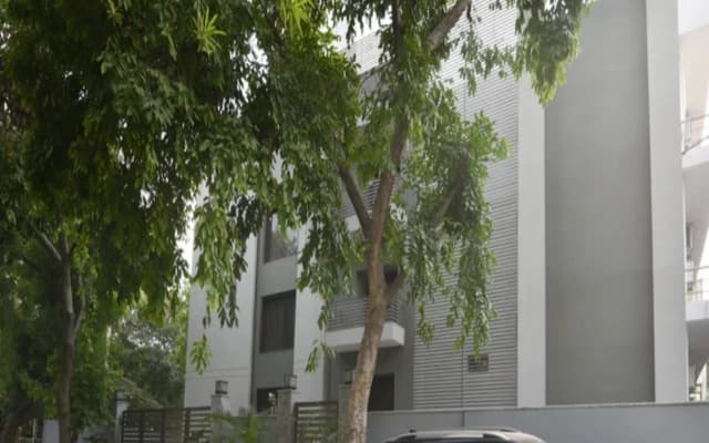 Treebo Iffco Chowk