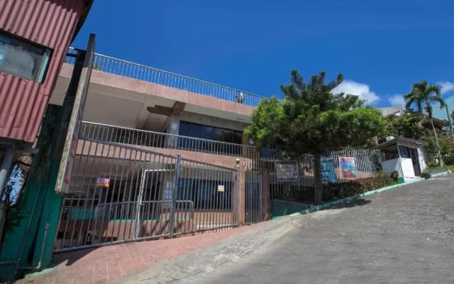 OYO 738 Maganda Hotel
