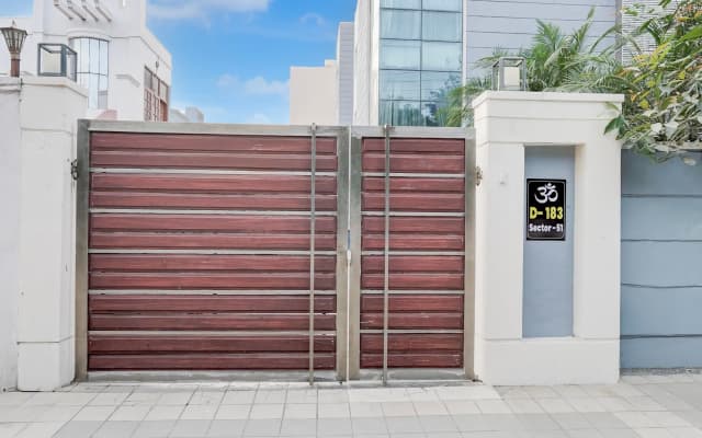 Townhouse Sector 51 Noida
