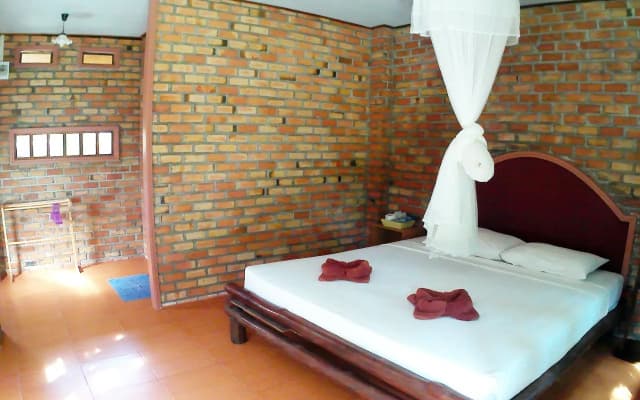 Nice & Easy House