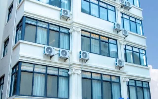 Boyue Light Luxury Hotel