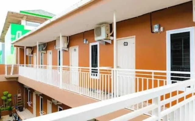 OYO 94253 Cikunir Residence Syariah