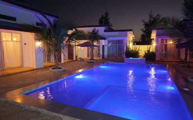 Ночлег и завтрак (B&B) Zanzibar Luxury Bungalows