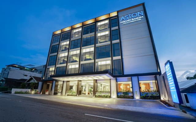 Отель Aston Emidary Bangka Hotel and Conference Center