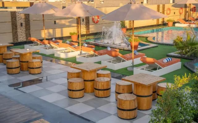 La Zona Continental Hotel
