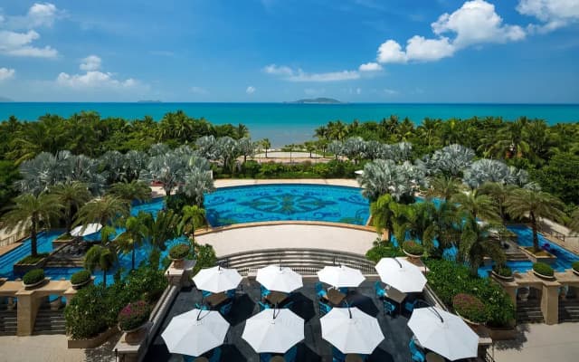 Отель Crowne Plaza Resort Sanya Bay