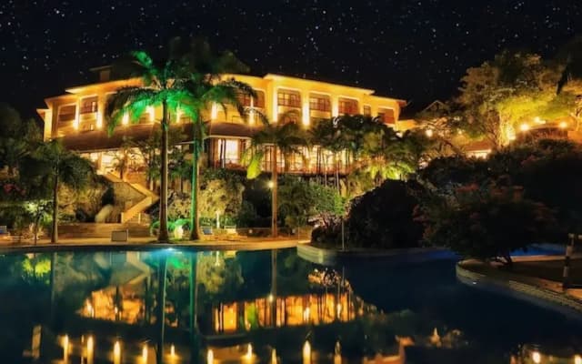 Отель Diani Reef Beach Resort & Spa